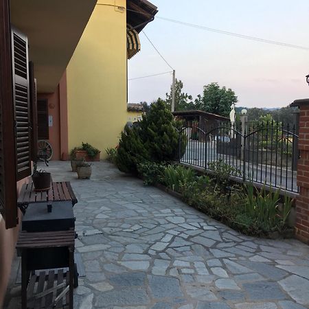 Relax Nel Noccioleto Guest House Novello Exterior foto