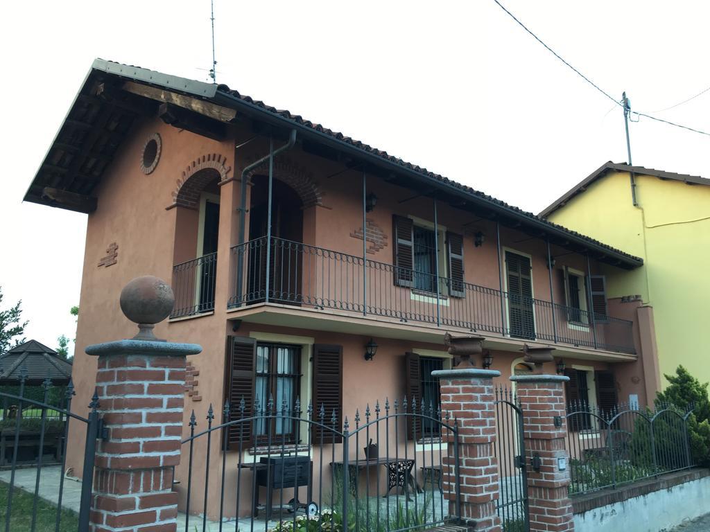 Relax Nel Noccioleto Guest House Novello Exterior foto