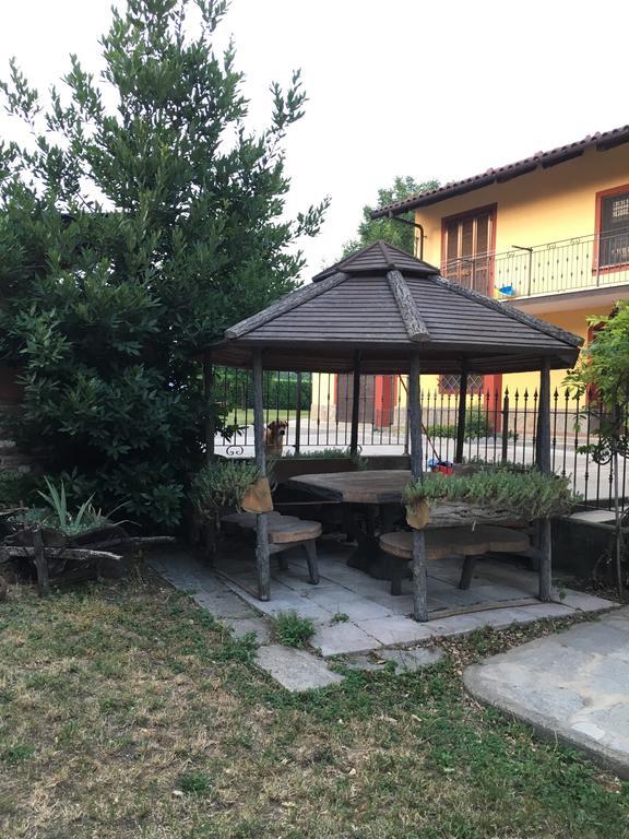Relax Nel Noccioleto Guest House Novello Exterior foto