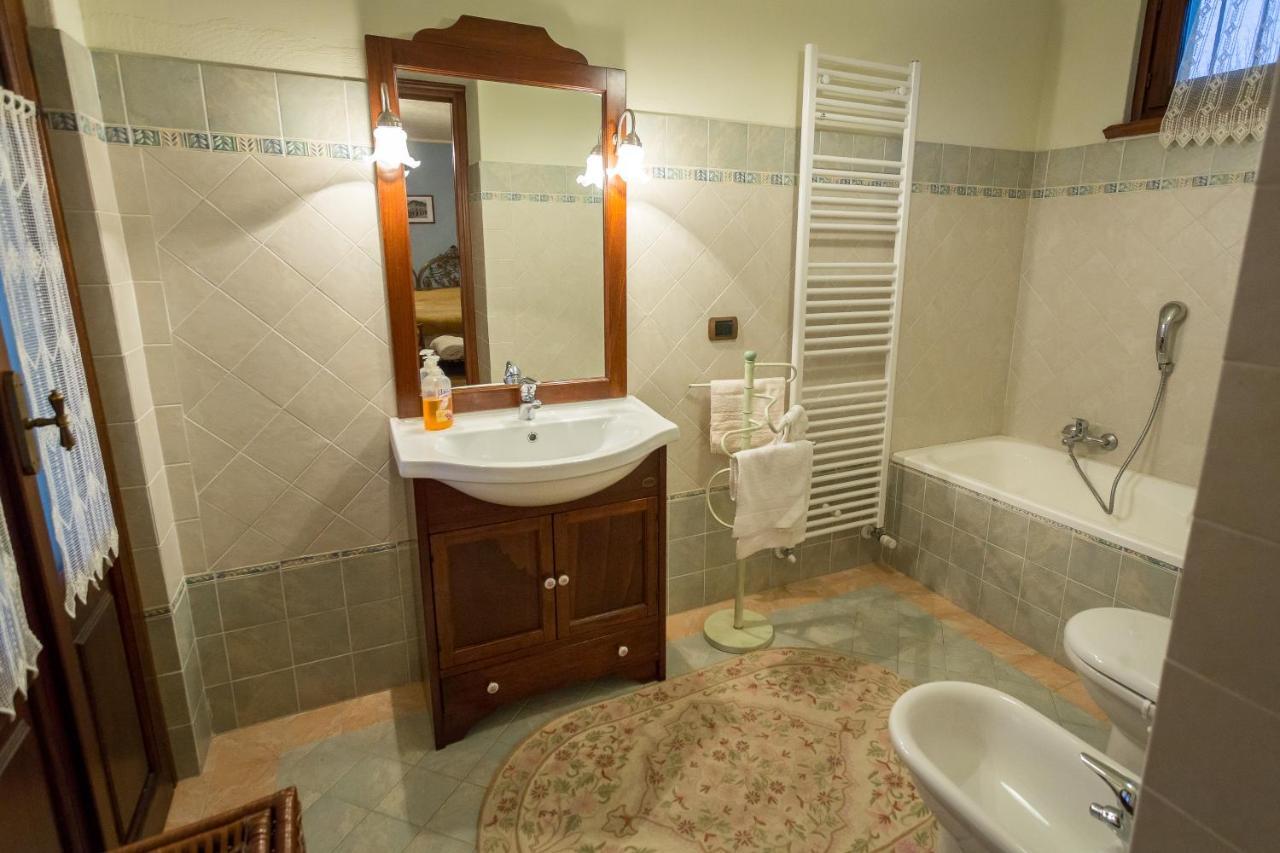 Relax Nel Noccioleto Guest House Novello Cameră foto